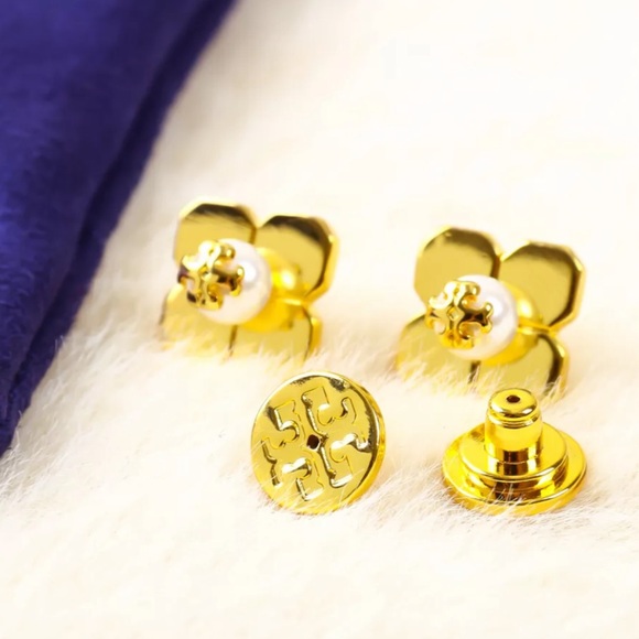 TORY BURCH • Babylon Pearl Earrings • Gold - Picture 5 of 10